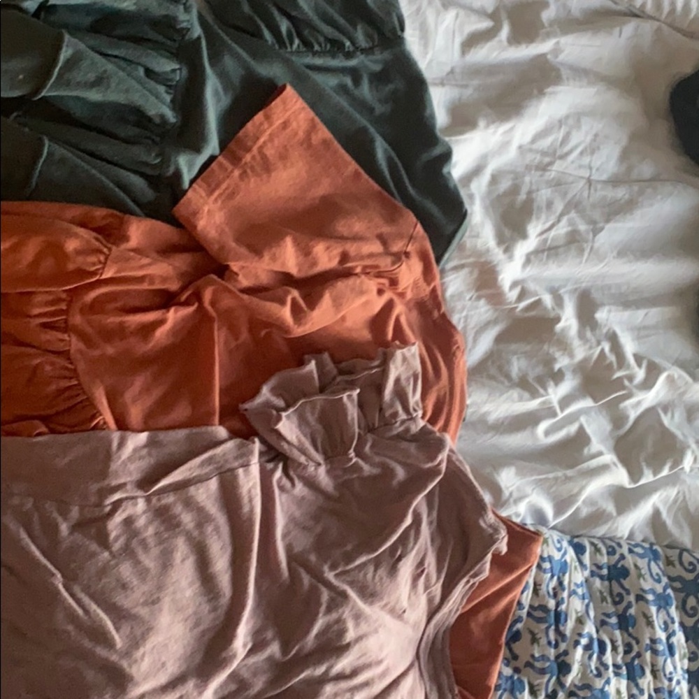 NEEDING TO SELL AMERICAN EAGLE RUFFLE